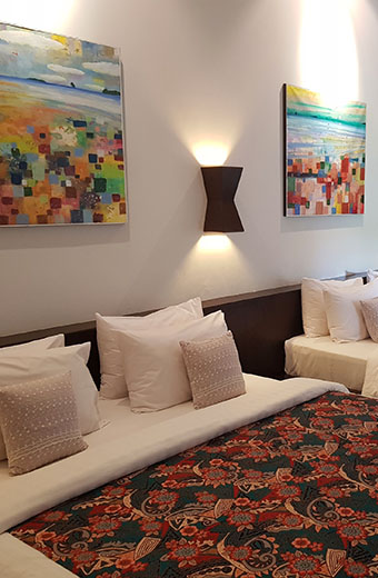 2 king size beds in family room